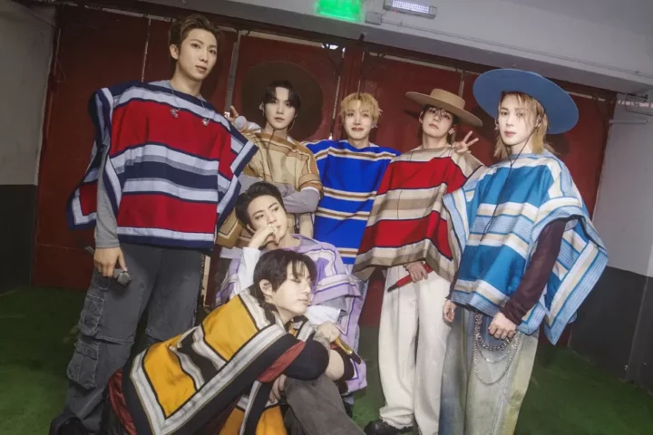 BTS eligió por videollamada las mantas de huaso que lució en Chile: tienda revela la historia